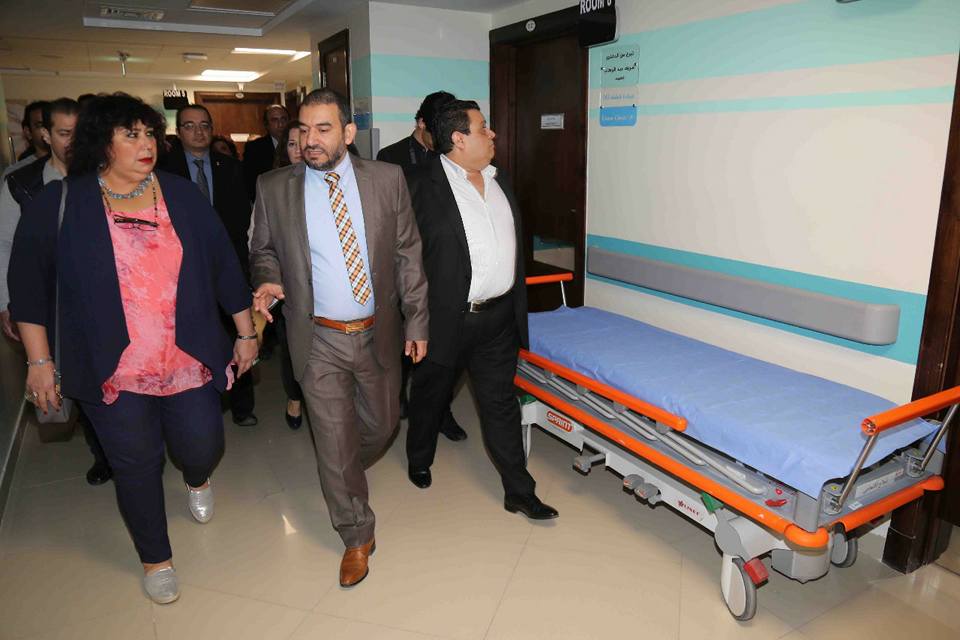 وزير الثقافة وأبطال سلم نفسك يزورون مستشفى الأورمان لعلاج السرطان بالأقصر