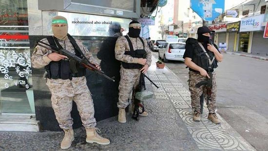  بالصور.. كتائب القسام تنتشر في شوارع غزة
