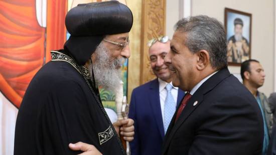  البابا يستقبل الكابتن طاهر أبو زيد بالكاتدرائية