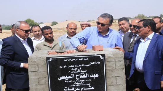  وزير النقل يضع حجر الأساس لإنشاء أول ميناء نهري بمحافظة قنا
