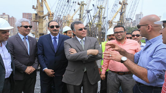 وزير النقل يتابع أعمال إنشاء جراج متعدد الطوابق بميناء الإسكندرية بإجمالي 285 مليون جنيه 