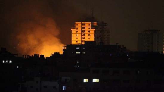غارات إسرائيلية ليلية على مواقع في غزة