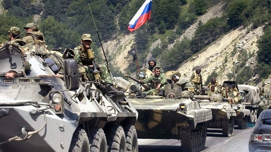 تكثيف لانتشار القوات الروسية بمدن سوريا وعودة نازحين إلى منازلهم