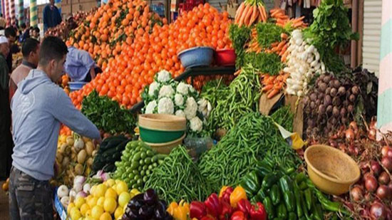 4 جنيهات للطماطم.. أسعار الخضر والفاكهة بسوق العبور اليوم