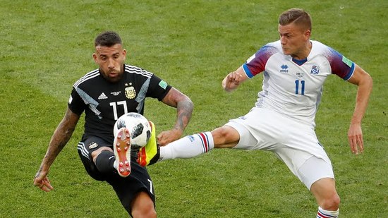 الأرجنتين يهتز أمام أيسلندا ويسقط في فخ التعادل بالشوط الأول