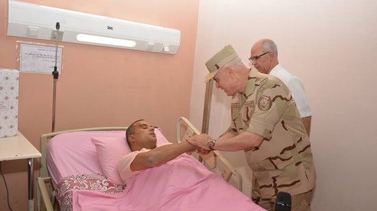 رئيس الأركان يزور مصابي العمليات العسكرية بالمستشفيات العسكرية