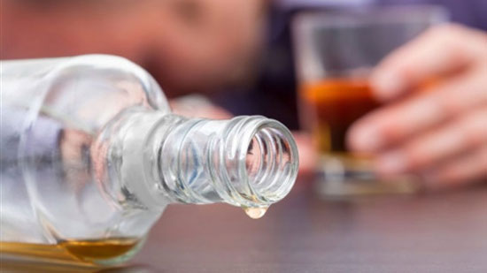بهذه الطريقة الخطيرة تؤثر المشروبات الكحولية على المخ