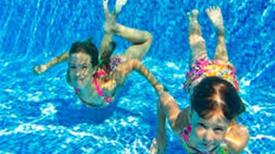 مفاجأة.. حمامات السباحة خطر على طفلك
