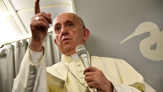 بابا الفاتيكان يحذر من نشر الأخبار الإفترائية والتشهيرية: تدمر المؤسسات والأشخاص