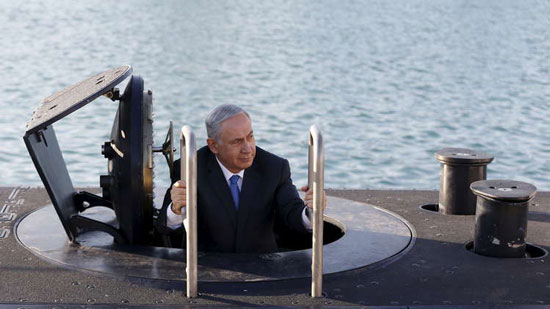 بنيامين نتنياهو يتفقد غواصة تابعة للبحرية الإسرائيلية