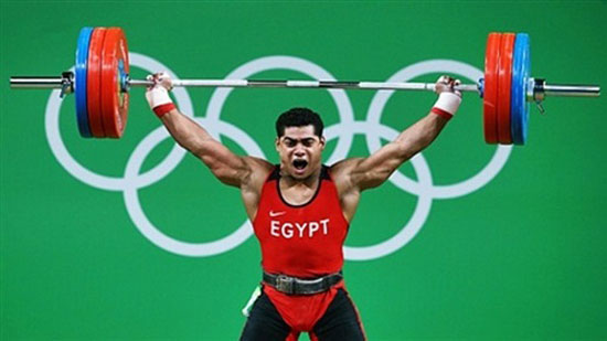 محمد إيهاب يحمل علم مصر في افتتاح دورة ألعاب البحر المتوسط