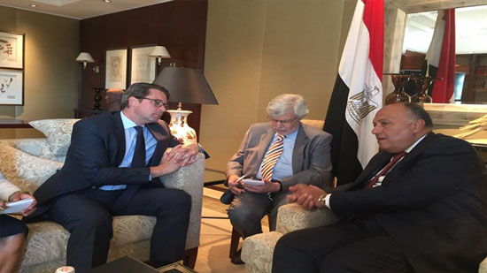 وزير الخارجية يبحث مع ألمانيا رفع حظر الطيران للشركات الألمانية فوق سيناء