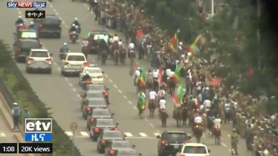 بالفيديو.. آلاف الأثيوبيين يحتشدون لاستقبال الرئيس الاريتري في زيارة تاريخية