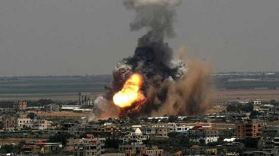 إسرائيل تقصف مبنى من عدة طوابق في غزة