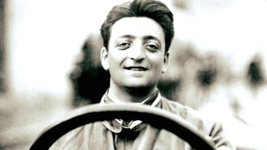 فى مثل هذا اليوم.. وفاة اينزو فيراري مستثمر إيطالي ومؤسس فريق فيراري لسباق السيارات  