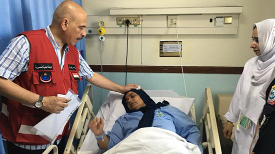 رئيس البعثة الطبية يتفقد الحجاج المصريين المحتجزين بمستشفى النور بمكة
