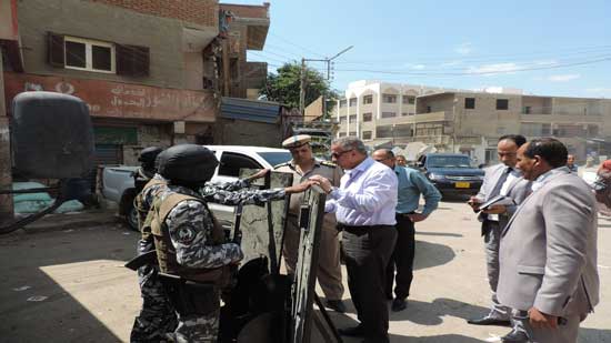  بالصور.. مدير أمن الفيوم يشدد على أفراد التمركزات الأمنية باليقظة التامة
