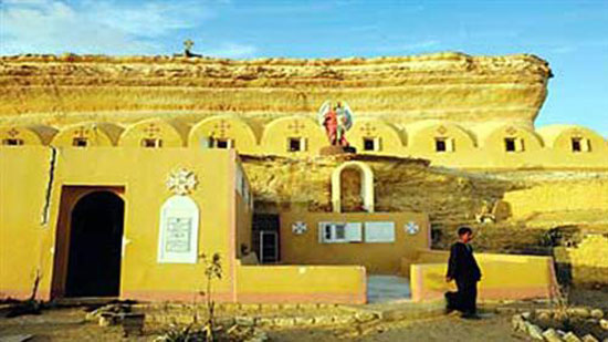  مصدر أمني يكشف حقيقة الجثة المعثور عليها بجوار سور الدير المنحوت 