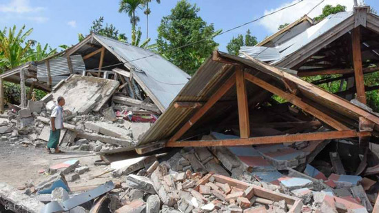 تحذير من تسونامي بعد زلزال عنيف ضرب إندونيسيا
