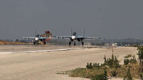 طائرات حربية روسية في حميميم بعد أيام من إنطلاق العملية العسكرية الروسية في سوريا (أكتوبر 2015)