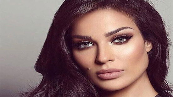 نادين نجيم تقدم نصيحة لملكة جمال لبنان 2018