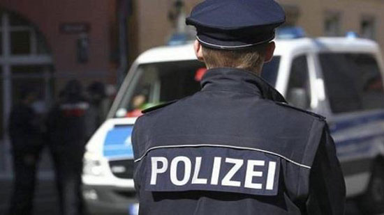 الشرطة الألمانية: رجل يقود سيارة اقتحم مقهى