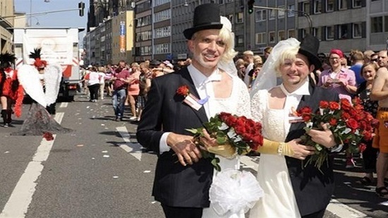  الكنيسة الإنجليكانية بأستراليا تحظر زواج المثليين 
