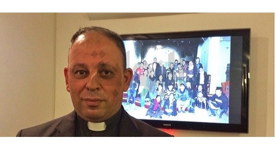  الكاهن العراقي تابت مكو يلحق الهزيمة بتنظيم داعش 
