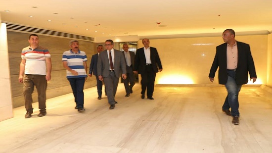 وزير الآثار يتفقد أخر أعمال التطوير لافتتاح ثلاث قاعات بالمتحف القومي للحضارة المصرية
