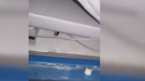 بالفيديو – حشرات مستشفى بنها تهاجم الطفل حمزة 