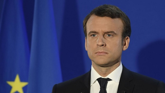  الرئيس الفرنسي يتعرض لمحاولة  قتل 

