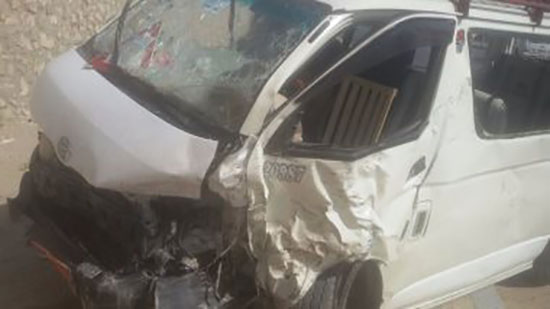 إصابة 6 مواطنين فى حادث انقلاب سيارة ملاكى بترعة نجع حمادى