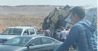 إصابة 16 شخصا فى حادث انقلاب سيارة على الطريق الصحراوى بالمنيا