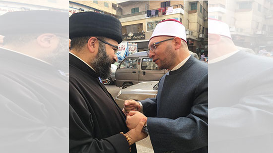 المدبر البطريركي لإيباراشية القاهرة الكلدانية يعايد بالمولد النبوي