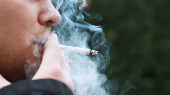 تقرير يكشف ارتفاع عدد المدخنين بإسرائيل
