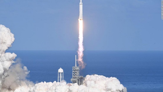 ناسا تتعاون مع سبيس إكس لإرسال البشر للفضاء.. وأول تجربة 7 يناير المقبل
