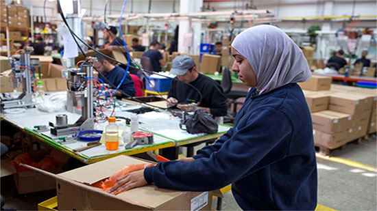إقبال الفتيات العربيات على العمل في إسرائيل 