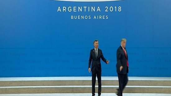 بالفيديو.. ترامب يحرج الرئيس الأرجنتيني في قمة العشرين
