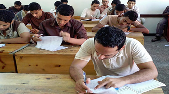 التعليم: دخول طلاب الصف الأول الثانوي الامتحانات بـ«الكتاب المدرسي»