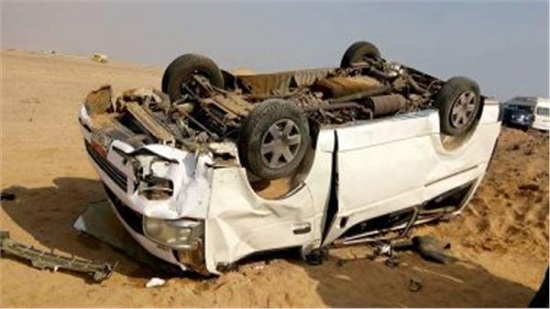 مصرع 4 مواطنين وإصابة 10 آخرين في انقلاب سيارة بالطريق الإقليمي بالفيوم

