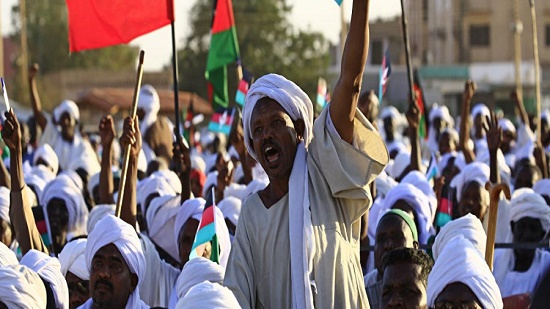  بعد قطع الانترنت .. تواصل المظاهرات في السودان رغم انف النظام 
