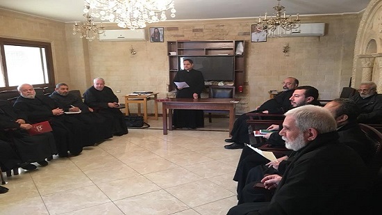 بالصور.. بطريرك الكاثوليك يلتقي كهنة الايباراشية البطريركية
