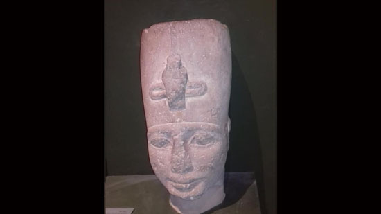 رأس تمثال أثري 