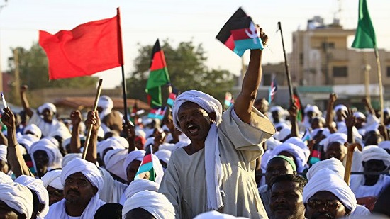 10 معلومات عن تطورات الأوضاع في السودان.. الحكومة تفشل في إرضاء المتظاهرين.. والمحتجين يطالبون بإقالة البشير
