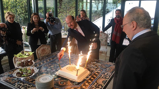 بالصور.. آخر ملوك مصر يحتفل بعيد ميلاده الـ67 بسويسرا    