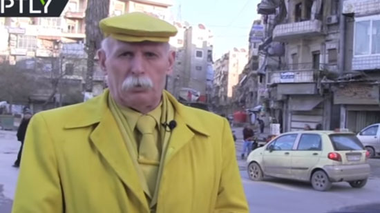 شاهد .. رجل حلب الأصفر : بسبب شعبيتي لا استطيع السير في النهار 