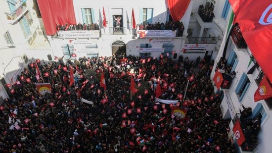  العرب اللندنية : الإضراب العام في تونس أقوى ورقة للضغط 
