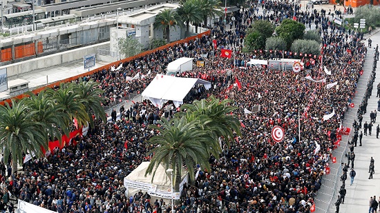  بسبب الإضراب .. صحيفة العربي الجديد : التونسيون وحدهم من سيدفعون الثمن 
