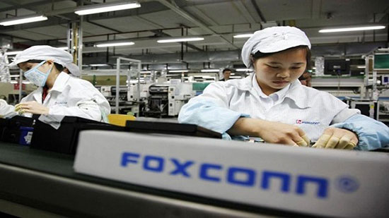 شركة فوكسكون الصينية تستغنى عن 50 ألف عامل