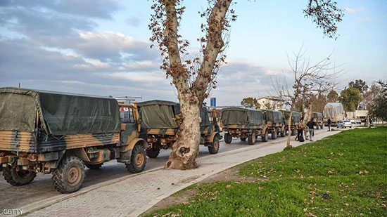 قوات تركية تحتشد في هاتاي على الحدود السورية التركية